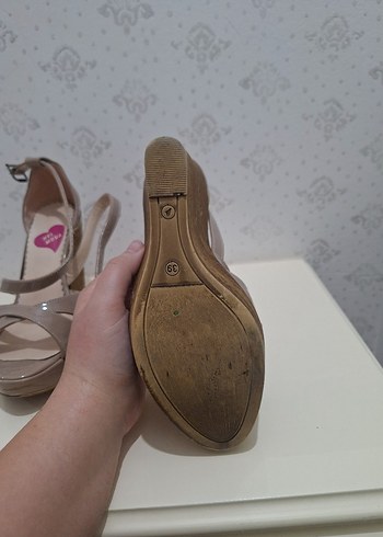 Bej Kadın Dolgu Topuklu Sandalet - Görsel 7