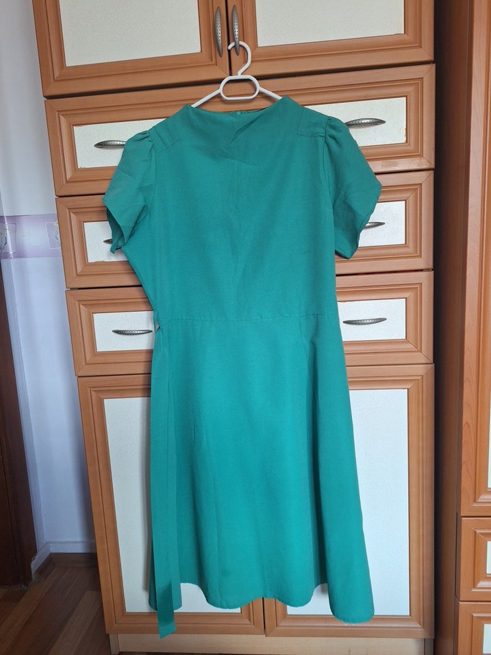 Yeşil Kemerli Kısa Kollu Midi Elbise - Görsel 5