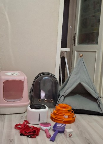 Kedi Taşıma Çantası ve Tuvalet Seti