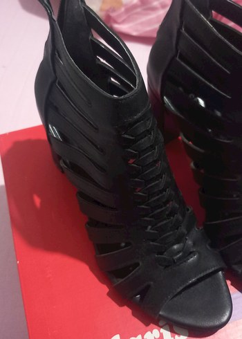 Siyah Platform Topuklu Kadın Ayakkabı - Görsel 2