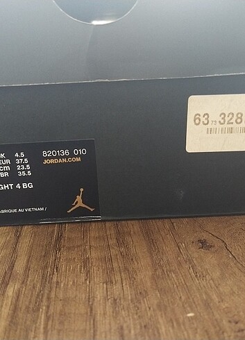 37,5 Beden Orjinal nike air ayakkabı.