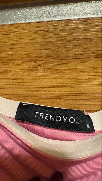 Trendyol & Milla Omzu düşük mini üst