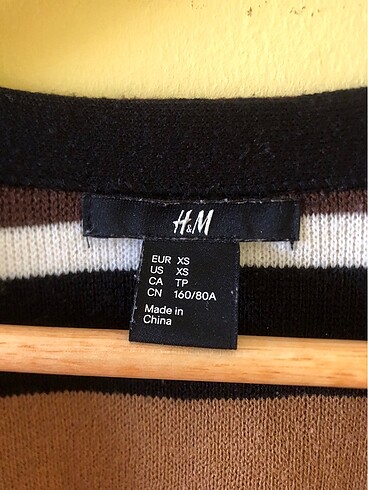 36 Beden H&M KAHVERENGİ SİYAH BEYAZ ÇİZGİLİ ÇIT ÇIT KAPATMALI TRİKO HIRKA