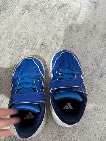 22 Beden Adidas ayakkabı