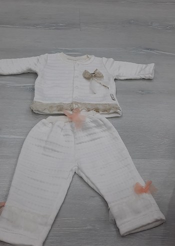 Beyaz Dantelli Bebek Kız Takımı