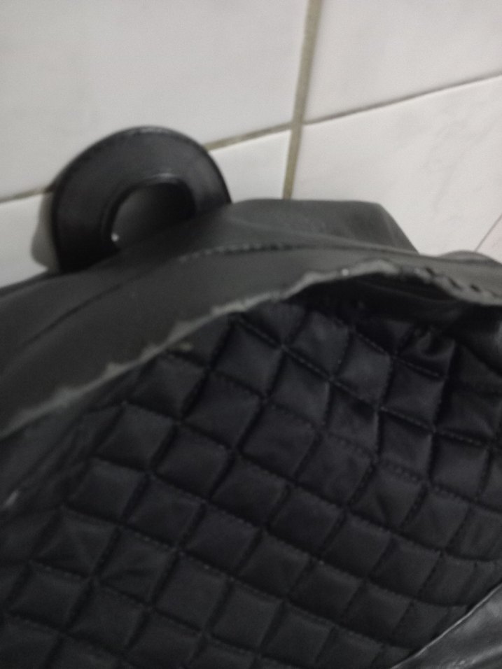 Siyah Deri Sırt Çantası resimde görüldüğü gibidir - Görsel 4