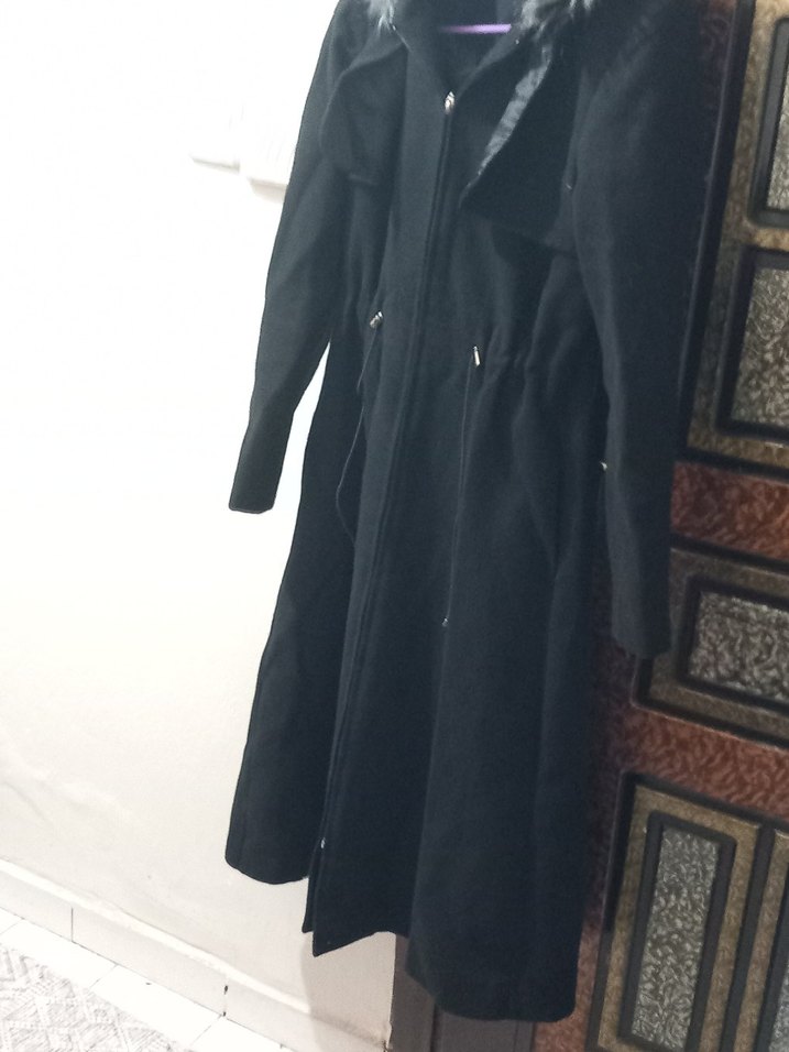 Kürk Detaylı Siyah Uzun Kadın Kaban sorunsuz - Görsel 4