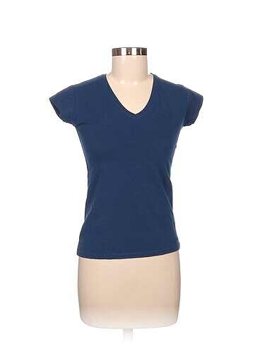 Diğer T-shirt %70 İndirimli.