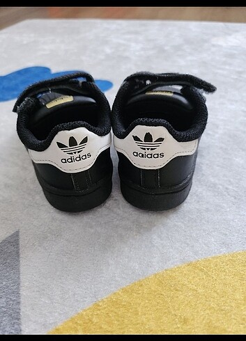 22 Beden Adidas spor ayakkabı 