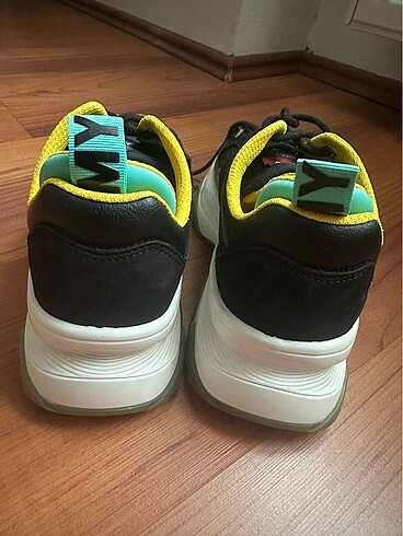 38 Beden Tommy Hılfiger sneaker
