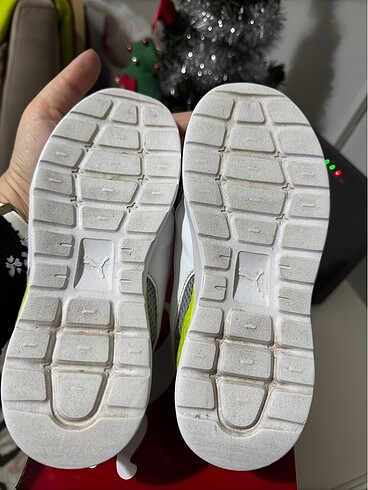 32 Beden 32 numara gri beyaz Puma unisex görüldüğü gibi tertemiz lastikli