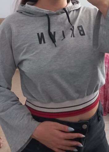 Crop Sweatshirt