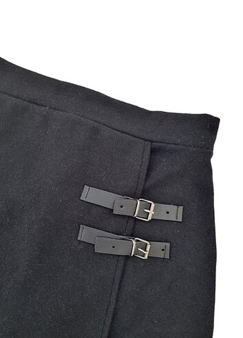 Zara Kemer Detaylı Şort Etek