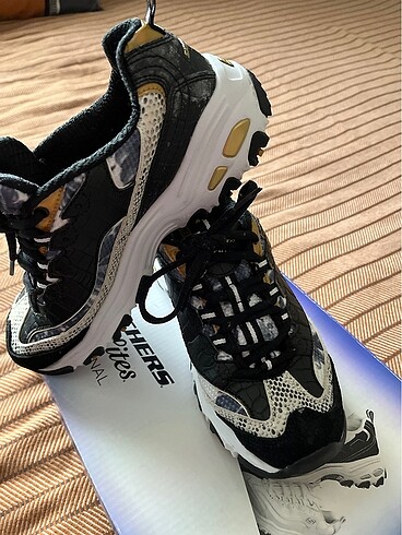 Skechers Çok yeni 3 4 kere giyidi