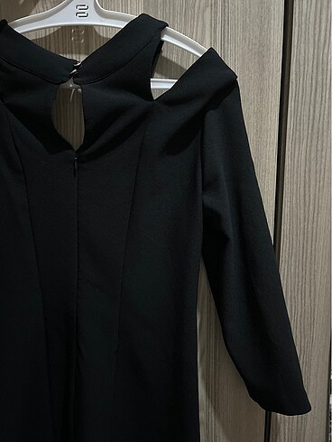 Omuz detaylı elbise - Görsel 5