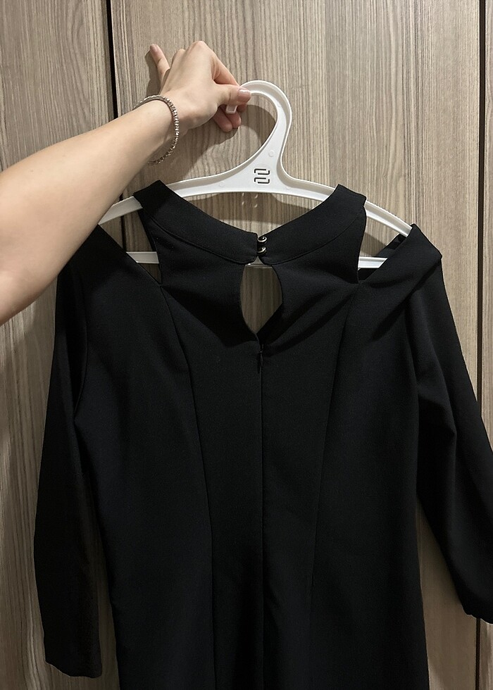 Omuz detaylı elbise - Görsel 4