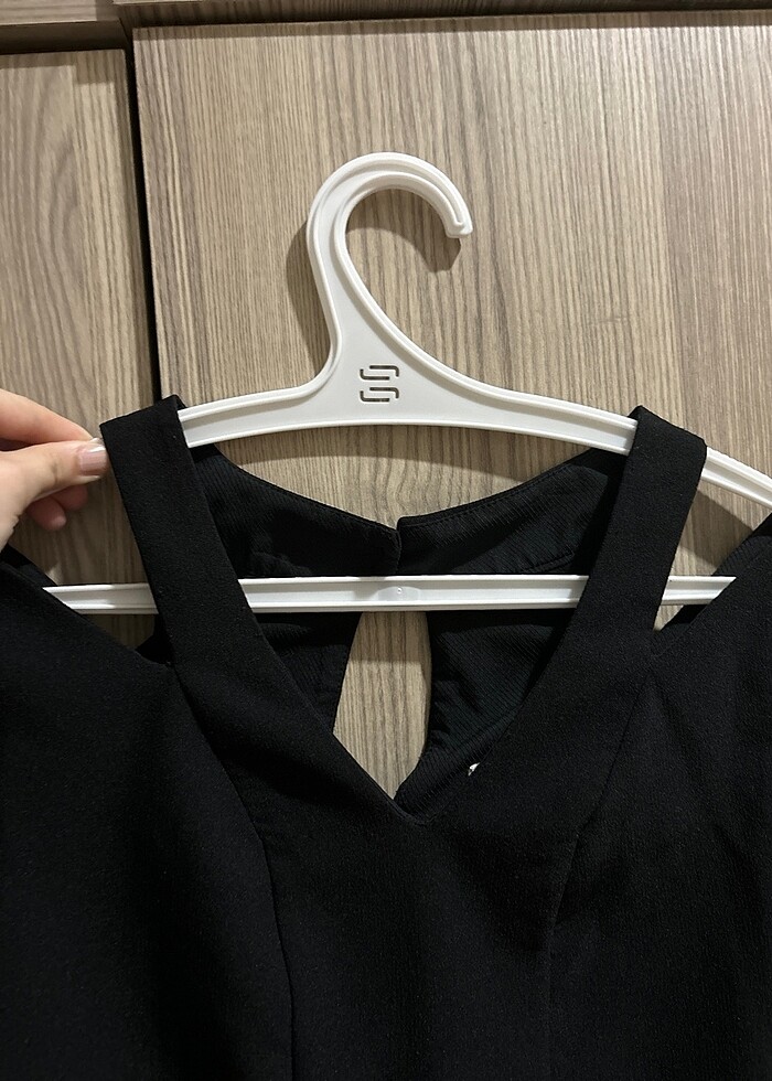 Omuz detaylı elbise - Görsel 2