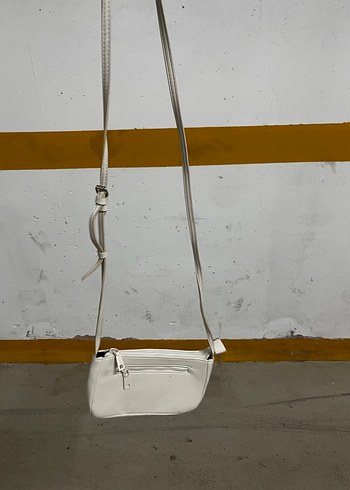 Beyaz Deri Fermuarlı Kadın Çantası - Görsel 4