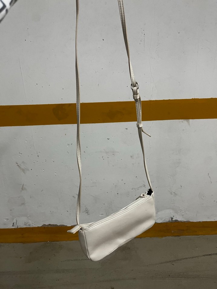 Beyaz Deri Fermuarlı Kadın Çantası - Görsel 2