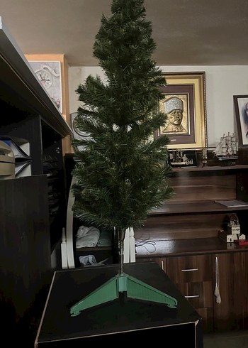 Koyu Yeşil Yeni Yıl Çam Ağacı - Görsel 2