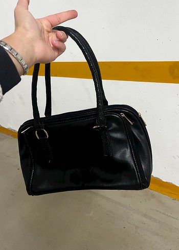 Siyah Parlak Deri Tokalı Kadın Çanta - Görsel 13