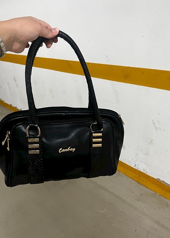 Siyah Parlak Deri Tokalı Kadın Çanta - Görsel 9