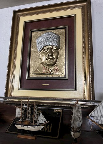 Parlak Altın Atatürk Rölyefi Tablo - Görsel 2