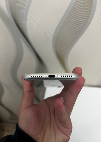 Beyaz iPhone  8 Akıllı Telefon - Görsel 3