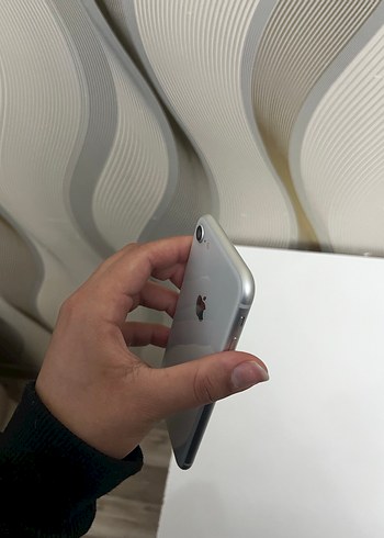 Beyaz iPhone  8 Akıllı Telefon - Görsel 4