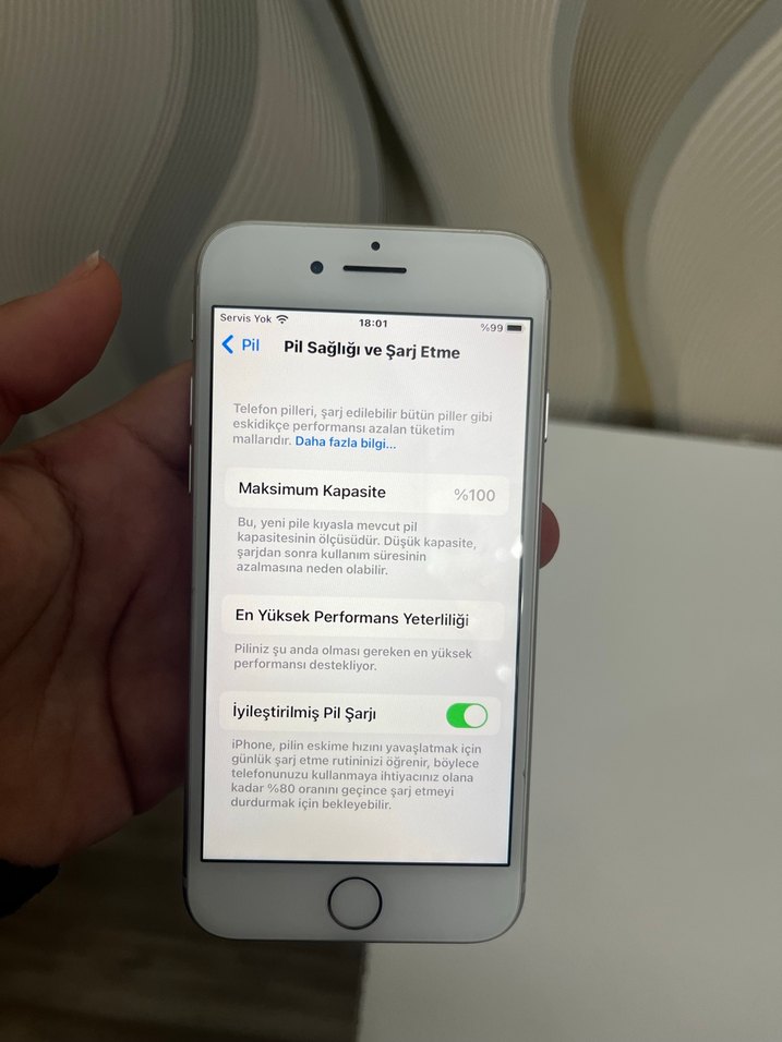 Beyaz iPhone  8 Akıllı Telefon - Görsel 5