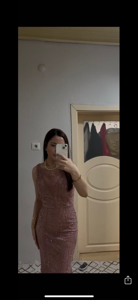 Pembe İşlemeli Uzun Kollu Abiye Elbise - Görsel 3