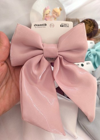 Zara Pastel Renkli Beyaz Sentetik Kumaş Fiyonk