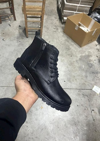 Deri Erkek Bot - Görsel 2
