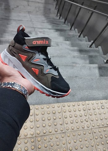 Çocuk Botu - Görsel 2