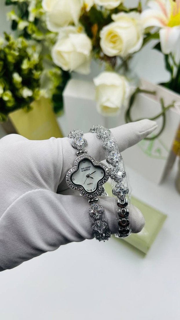 Van Cleef&Arpels Saat - Görsel 5