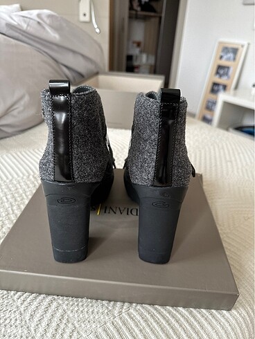 39 Beden Guardiani Füme Keçe bootie
