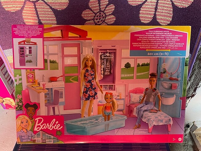  Barbie portatif evi