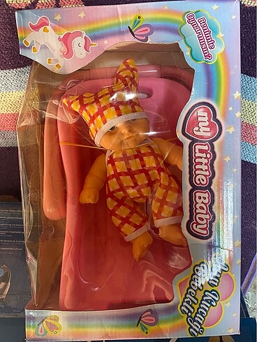 Ana kucaklı bebek