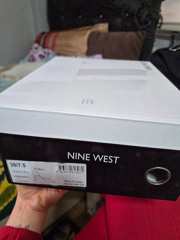 Kırmızı Tokalı Stiletto Topuklu Kadın Ayakkabı - Görsel 3