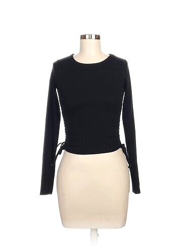 Pull and Bear Bluz %70 İndirimli.