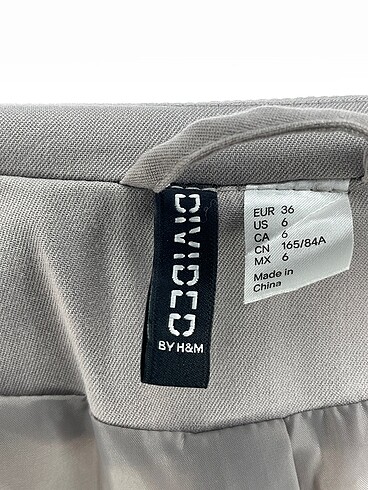 36 Beden gri Renk H&M Blazer %70 İndirimli.