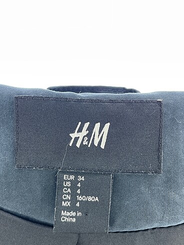 34 Beden çeşitli Renk H&M Blazer %70 İndirimli.