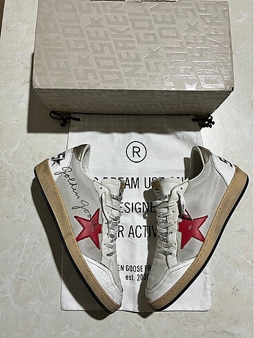 Golden Goose Deluxe Golden goose
