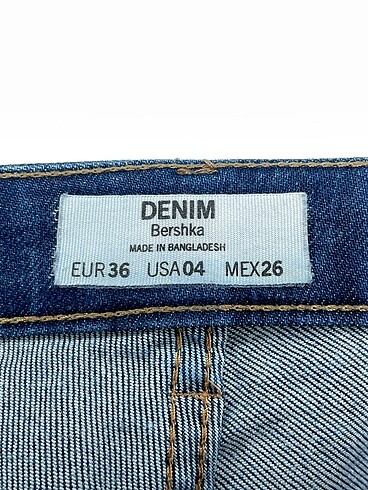36 Beden mavi Renk Bershka Jean / Kot %70 İndirimli.