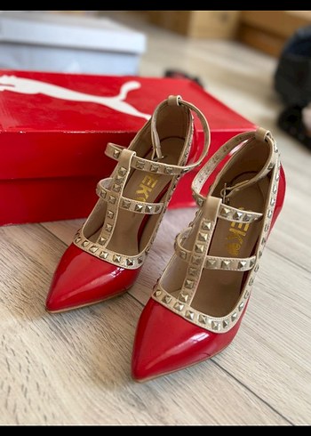 Diğer Kırmızı Tokalı Yüksek Topuklu Stiletto