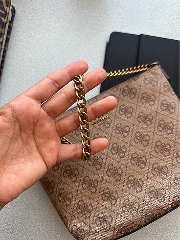 Guess Guess askılı çanta