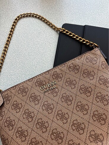 Beden Guess askılı çanta