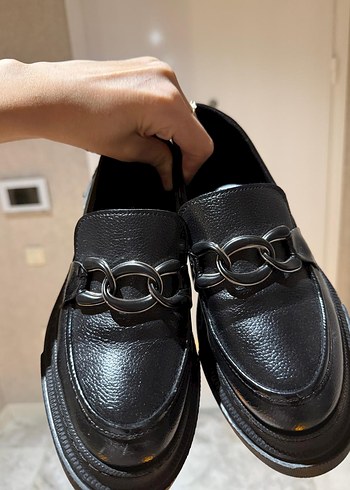 Diğer Kare Topuklu Siyah Yılan Desenli Tokalı Kadın Loafer