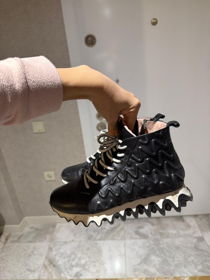 Siyah Bağcıklı Stiletto Topuklu Kadın Spor Ayakkabı - Görsel 2