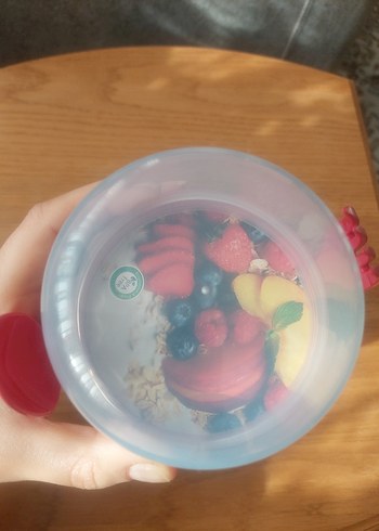 Renkli Kırmızı Saklama Kabı ve Kaşık Seti - Görsel 2